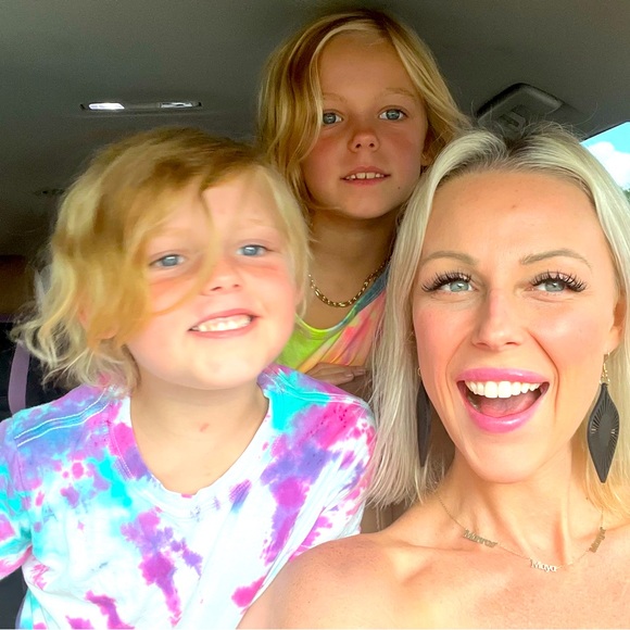 Meet your Posher, Melanie - Picture 1 of 1